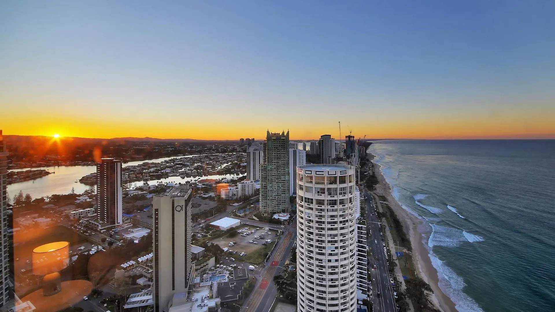 The Gold Coast View With 3Br, 2 Bath, Free Parking Apartman Ausztrália